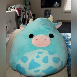 Tuluck ultra rare squishmallow